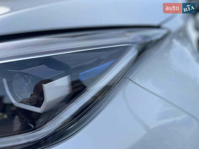 Белый Рено Зое, объемом двигателя 0 л и пробегом 106 тыс. км за 12299 $, фото 31 на Automoto.ua