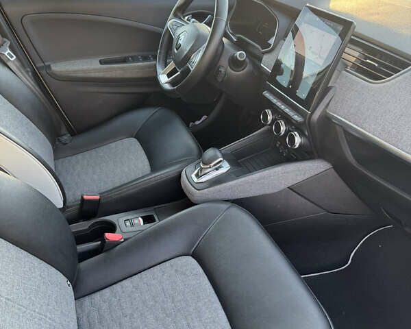 Белый Рено Зое, объемом двигателя 0 л и пробегом 74 тыс. км за 13499 $, фото 25 на Automoto.ua