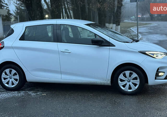 Белый Рено Зое, объемом двигателя 0 л и пробегом 13 тыс. км за 13000 $, фото 6 на Automoto.ua