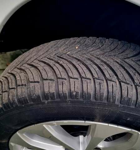 Білий Рено Зое, об'ємом двигуна 0 л та пробігом 78 тис. км за 11800 $, фото 29 на Automoto.ua