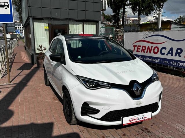 Белый Рено Зое, объемом двигателя 0 л и пробегом 165 тыс. км за 8990 $, фото 3 на Automoto.ua