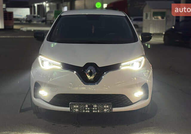 Белый Рено Зое, объемом двигателя 0 л и пробегом 44 тыс. км за 12950 $, фото 14 на Automoto.ua