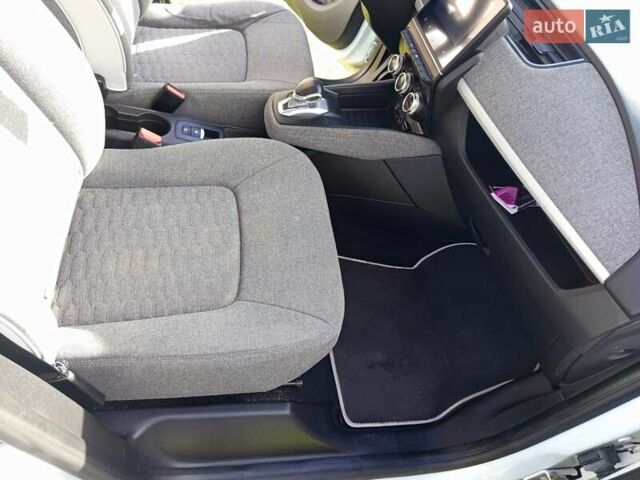 Рено Зое 2020 в Ходорів на Automoto.ua Белый Рено Зое, объемом двигателя 0 л и пробегом 46 тыс. км за 12800 $, фото 2 на Automoto.ua