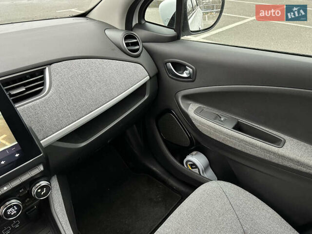 Білий Рено Зое, об'ємом двигуна 0 л та пробігом 77 тис. км за 12990 $, фото 27 на Automoto.ua
