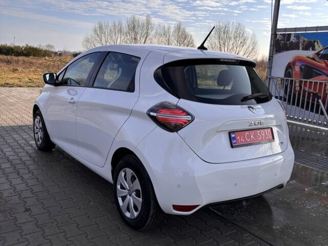 Белый Рено Зое, объемом двигателя 0 л и пробегом 15 тыс. км за 12299 $, фото 3 на Automoto.ua