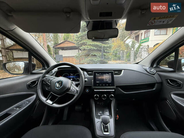 Білий Рено Зое, об'ємом двигуна 0 л та пробігом 30 тис. км за 12300 $, фото 17 на Automoto.ua