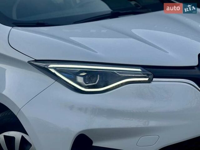 Белый Рено Зое, объемом двигателя 0 л и пробегом 86 тыс. км за 10850 $, фото 9 на Automoto.ua