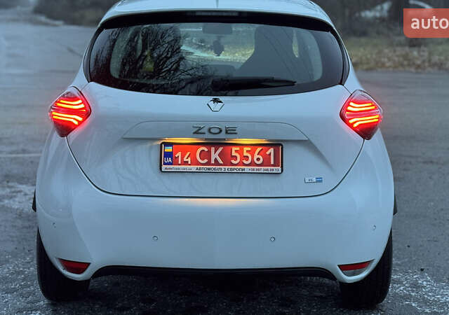 Белый Рено Зое, объемом двигателя 0 л и пробегом 13 тыс. км за 13000 $, фото 4 на Automoto.ua