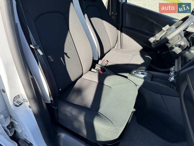 Рено Зое 2020 в Владимир-Волынский на Automoto.ua Белый Рено Зое, объемом двигателя 0 л и пробегом 55 тыс. км за 12000 $, фото 19 на Automoto.ua