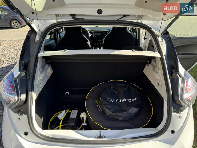 Рено Зое 2020 в Владимир-Волынский на Automoto.ua Белый Рено Зое, объемом двигателя 0 л и пробегом 55 тыс. км за 12000 $, фото 23 на Automoto.ua