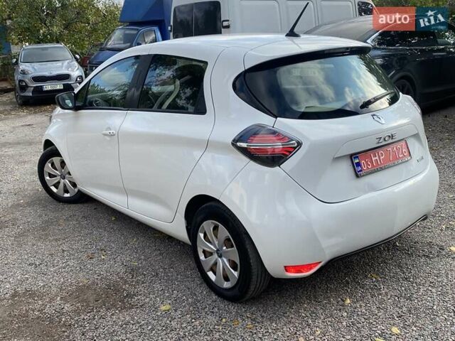 Белый Рено Зое, объемом двигателя 0 л и пробегом 65 тыс. км за 11900 $, фото 4 на Automoto.ua