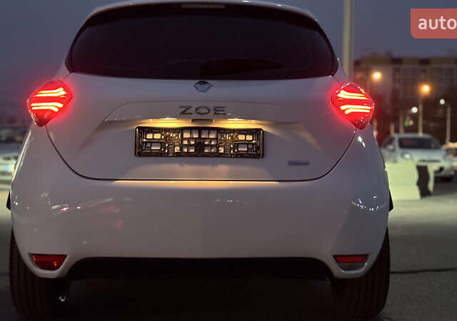 Белый Рено Зое, объемом двигателя 0 л и пробегом 44 тыс. км за 12950 $, фото 9 на Automoto.ua