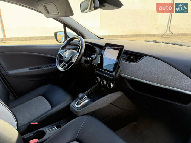 Белый Рено Зое, объемом двигателя 0 л и пробегом 93 тыс. км за 11500 $, фото 12 на Automoto.ua