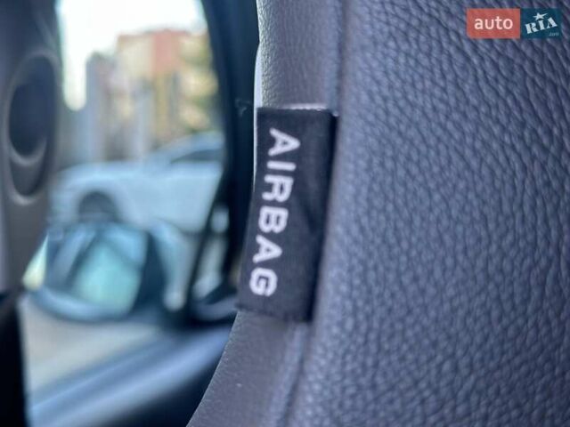 Белый Рено Зое, объемом двигателя 0 л и пробегом 83 тыс. км за 11999 $, фото 14 на Automoto.ua