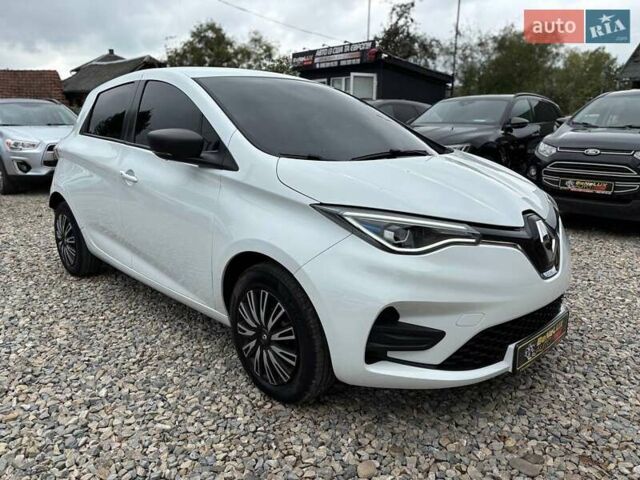 Белый Рено Зое, объемом двигателя 0 л и пробегом 105 тыс. км за 11999 $, фото 1 на Automoto.ua