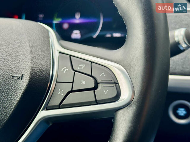 Белый Рено Зое, объемом двигателя 0 л и пробегом 70 тыс. км за 12999 $, фото 38 на Automoto.ua