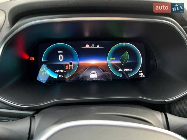 Белый Рено Зое, объемом двигателя 0 л и пробегом 52 тыс. км за 12200 $, фото 17 на Automoto.ua