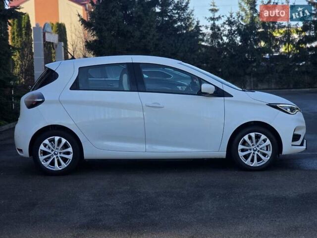 Белый Рено Зое, объемом двигателя 0 л и пробегом 85 тыс. км за 12999 $, фото 9 на Automoto.ua