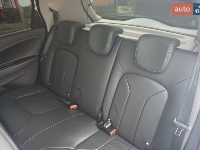 Белый Рено Зое, объемом двигателя 0 л и пробегом 122 тыс. км за 13000 $, фото 49 на Automoto.ua