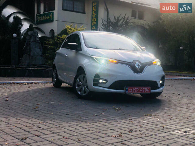 Белый Рено Зое, объемом двигателя 0 л и пробегом 38 тыс. км за 11999 $, фото 29 на Automoto.ua