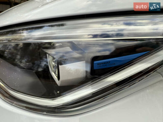 Білий Рено Зое, об'ємом двигуна 0 л та пробігом 30 тис. км за 12300 $, фото 26 на Automoto.ua