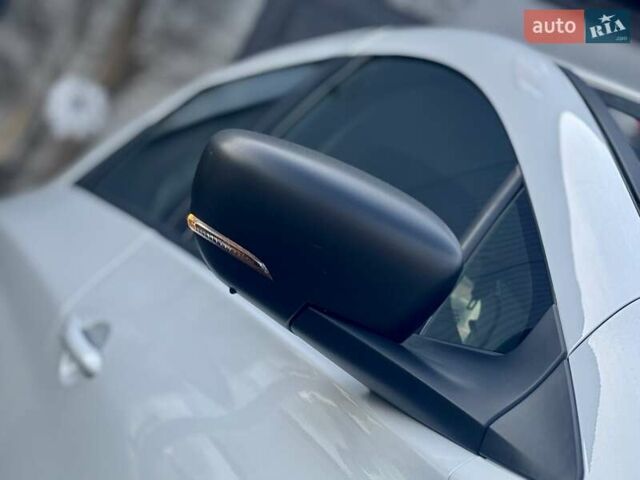 Белый Рено Зое, объемом двигателя 0 л и пробегом 86 тыс. км за 10850 $, фото 19 на Automoto.ua