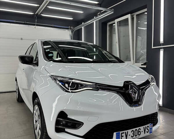 Белый Рено Зое, объемом двигателя 0 л и пробегом 46 тыс. км за 12150 $, фото 1 на Automoto.ua