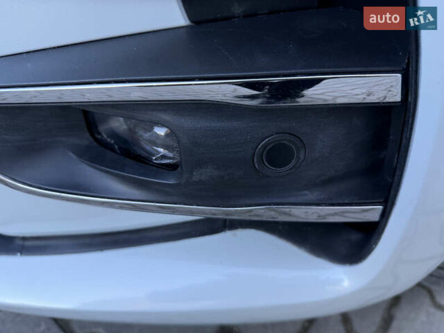 Білий Рено Зое, об'ємом двигуна 0 л та пробігом 23 тис. км за 13150 $, фото 49 на Automoto.ua