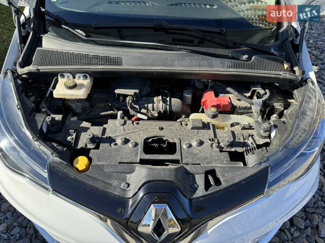 Рено Зое 2020 в Владимир-Волынский на Automoto.ua Белый Рено Зое, объемом двигателя 0 л и пробегом 55 тыс. км за 12000 $, фото 25 на Automoto.ua