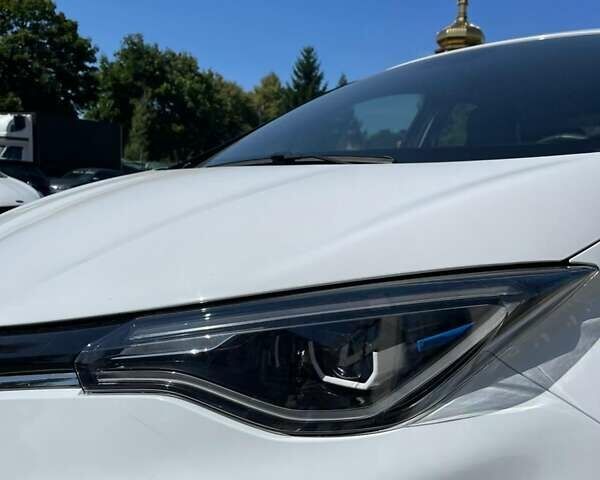 Белый Рено Зое, объемом двигателя 0 л и пробегом 40 тыс. км за 13750 $, фото 1 на Automoto.ua