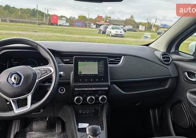 Белый Рено Зое, объемом двигателя 0 л и пробегом 112 тыс. км за 10900 $, фото 10 на Automoto.ua