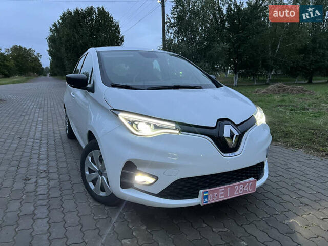 Белый Рено Зое, объемом двигателя 0 л и пробегом 26 тыс. км за 11700 $, фото 23 на Automoto.ua