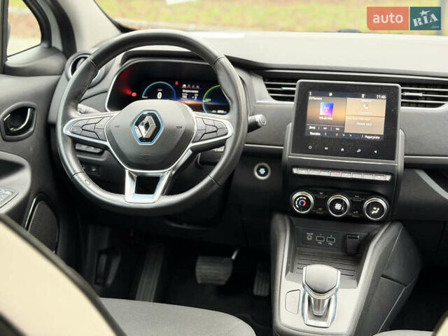 Білий Рено Зое, об'ємом двигуна 0 л та пробігом 28 тис. км за 12222 $, фото 25 на Automoto.ua