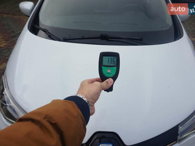 Белый Рено Зое, объемом двигателя 0 л и пробегом 122 тыс. км за 13000 $, фото 69 на Automoto.ua