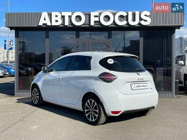 Белый Рено Зое, объемом двигателя 0 л и пробегом 217 тыс. км за 11990 $, фото 4 на Automoto.ua