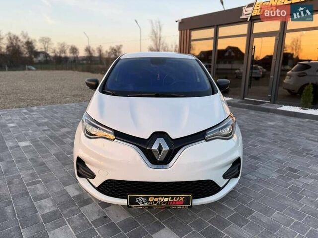 Белый Рено Зое, объемом двигателя 0 л и пробегом 92 тыс. км за 11499 $, фото 2 на Automoto.ua