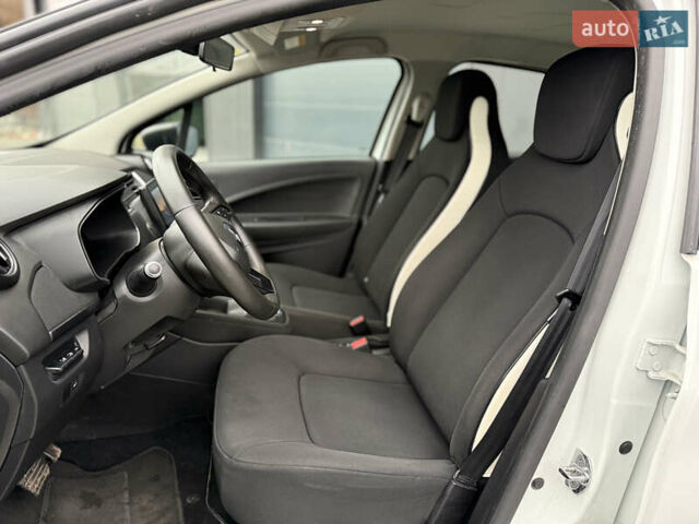 Білий Рено Зое, об'ємом двигуна 0 л та пробігом 85 тис. км за 10900 $, фото 4 на Automoto.ua