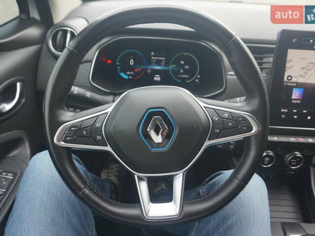 Белый Рено Зое, объемом двигателя 0 л и пробегом 122 тыс. км за 13000 $, фото 29 на Automoto.ua