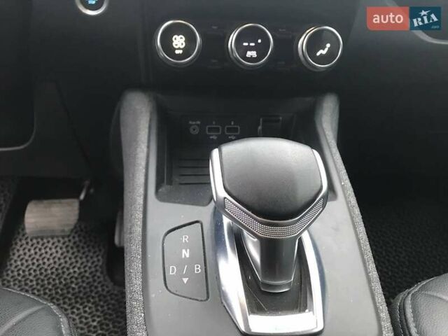 Белый Рено Зое, объемом двигателя 0 л и пробегом 40 тыс. км за 13790 $, фото 3 на Automoto.ua