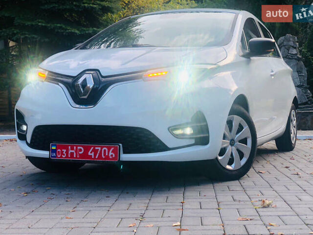 Белый Рено Зое, объемом двигателя 0 л и пробегом 38 тыс. км за 11999 $, фото 35 на Automoto.ua