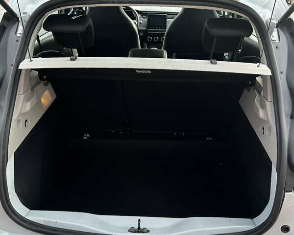 Білий Рено Зое, об'ємом двигуна 0 л та пробігом 36 тис. км за 12400 $, фото 22 на Automoto.ua