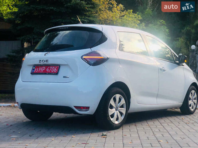 Белый Рено Зое, объемом двигателя 0 л и пробегом 38 тыс. км за 11999 $, фото 39 на Automoto.ua