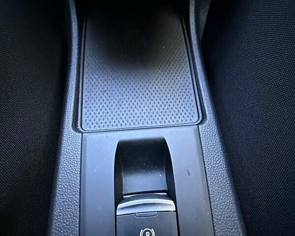 Белый Рено Зое, объемом двигателя 0 л и пробегом 83 тыс. км за 11999 $, фото 28 на Automoto.ua