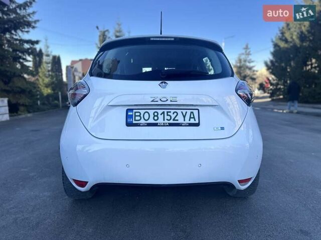 Белый Рено Зое, объемом двигателя 0 л и пробегом 83 тыс. км за 11999 $, фото 40 на Automoto.ua