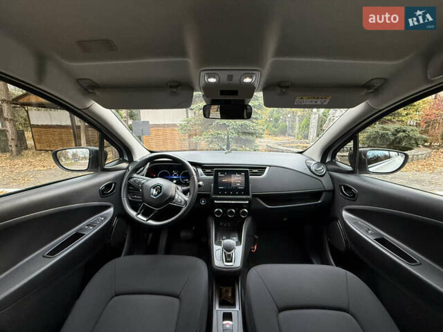 Білий Рено Зое, об'ємом двигуна 0 л та пробігом 30 тис. км за 12300 $, фото 16 на Automoto.ua