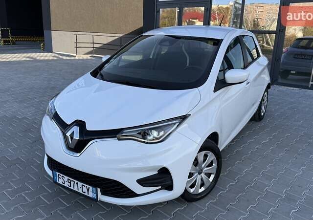 Белый Рено Зое, объемом двигателя 0 л и пробегом 124 тыс. км за 12499 $, фото 1 на Automoto.ua