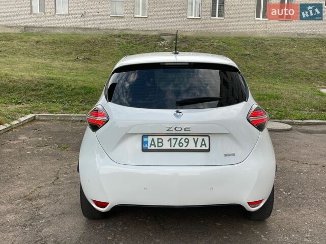 Белый Рено Зое, объемом двигателя 0 л и пробегом 62 тыс. км за 13800 $, фото 7 на Automoto.ua