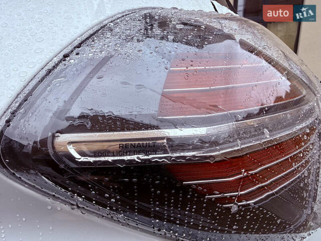 Білий Рено Зое, об'ємом двигуна 0 л та пробігом 69 тис. км за 11800 $, фото 24 на Automoto.ua