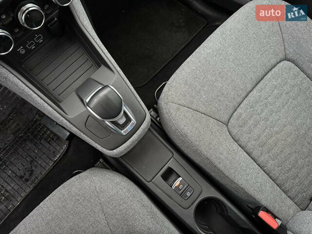 Білий Рено Зое, об'ємом двигуна 0 л та пробігом 77 тис. км за 12990 $, фото 23 на Automoto.ua