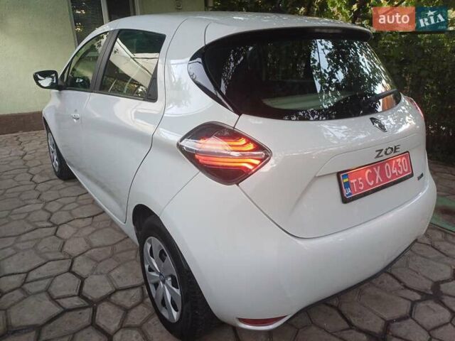 Білий Рено Зое, об'ємом двигуна 0 л та пробігом 28 тис. км за 11700 $, фото 13 на Automoto.ua